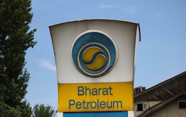 Більшість великих НПЗ Індії почали скуповувати нафту - ЗМІ