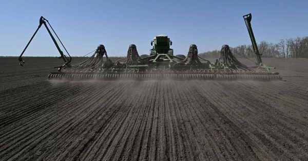 Відлуння Ормузької протоки у степах України: як війна в Ірані вдарить по посівній