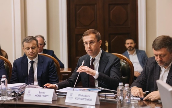 В України закінчуються держфінанси - прем'єр